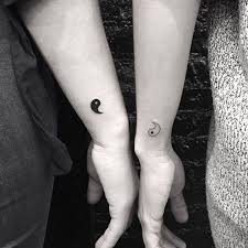 You get 6 symbols or icon tattoos per sheet for a total of 72 individual mini. Äáº¹p Ngáº©n NgÆ¡ Vá»i Cac Hinh XÄm Äoi Äáº¹p á» Cá» Tay Ngon Tay Vai Äá»c Äao