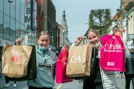 Winkels aan de lange elisabethstraat zijn ook geopend voor winkelen op afspraak. 5qyibykf0xi2bm