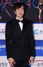 嗚嗚嗚《running man》固定成員李光洙要下車了!但希望他能好好養好腳傷 跑了11年，李光洙今天透過經紀公司「kingkong by starship」發聲明表示因去年車禍受傷緣故，無法在做復健的同時兼顧節目錄製。因此光洙在和節目成員. Qjavokkegveefm