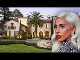 A lady gaga's neighbor said lady gaga's rooster wakes us up every day! Conheca A Mansao De Lady Gaga Em Malibu Youtube