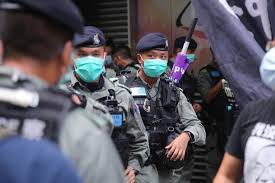 A purple banner used by the hong kong police warning that one may be in violation of the hong kong national security law 2020 (this is a hot sense, kept provisionally). è­¦æ–¹å‚™æ–° ç´«æ—— è­¦å'Šé• åœ‹å®‰æ³• äººå£« Lihkg è¨Žè«–å€