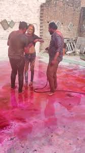 3 Guys pressing boobs of a desi girl during holi mp4 snapshot 00 02 563 —  Postimages