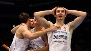 Minimalna emerytura krajowa wyniesie od niemal 1303 do 1310 złotych, czyli wzrośnie o od ok. Lekkoatletyka Mistrzostwa Polski Biegi Na 400 Metrow Ozdoba Mp W Lublinie Ostatnia Szansa Na Kwalifikacje Do Mistrzostw Europy W Berlinie Sport Tvp Pl