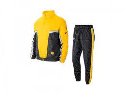 Vezi mai multe de la trainingsanzug.eu pe facebook. Nike Nba Los Angeles Lakers Courtside City Tracksuit Basketballshop24 De