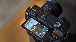 Dibanderol dengan harga 6 jutaan rupiah saja, kamera mirrorless dengan layar 3inci ini diklaim sudah membawa sejumlah fitur menawan. The Best Mirrorless Camera Prices Below 10 Millions Bisatau