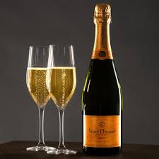 Warming reds, superb champagnes and zesty whites along with a beautiful hand tied all our flower and wine gifts are available for next day delivery with our excellent flower delivery service, making it easy to send a last minute gift that. Same Day Wine Baskets Send A Wine Gift Basket Today Nationwide Free Delivery