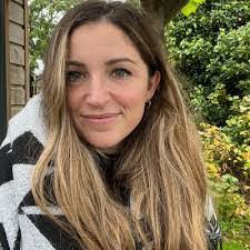 Melissa Hindle's Instagram, Twitter & Facebook