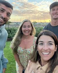 Mahalo, Hawai'i ✈️🥰🙏🏼 Missing you guys already @lo_mallley  @johnnyomalley #hawaii #northshore #lanikaibeach #koolinabeach #haleiwa  #reef