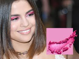 Rosa Lidschatten: So trägst du ihn wie die Stars