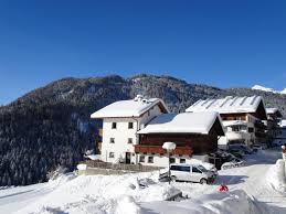 If you are driving to haus bergwelt, free parking is available. Haus Bergwelt Serfaus Aktualisierte Preise Fur 2021