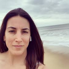 It wasn't really beach weather but that didn't stop us 💛 🌊