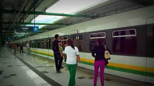 La situación se presentó luego que un tren tuvo una falla mecánica y se inclinó en los rieles de la estación universidad del metro. Metro De Medellin Estacion Sabaneta Youtube