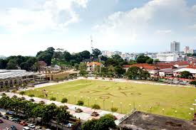 The Green Area Of Dataran Pahlawan Field Field Dolores Park Park