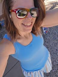 FiF! It's been a crazy week, I'm feeling sassy and ready to enjoy my  weekend at Pride in the Woods!!!