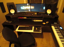 The sound from your monitors may bounce off nearby surfaces and cause phase cancellation or frequency build up. 19 Diy Studio Desk Plans And Ideas Thehomeroute