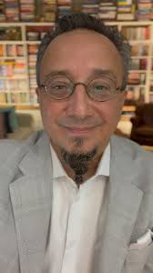 Muita gente confunde isso. E busca obsessivamente ser conhecido. Sonha com  alguma coisa viral acreditando que isso trará valor. , Grande engano. ,  Porque isso pode se tornar uma armadilha terrível com ...