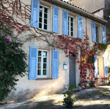 Pascale On Instagram Une Maison De Village Aux Volets Bleus Gassin Village Provence Facade Facadelovers Facadelover Voletsbleus B Structures Road