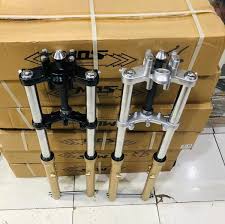 Megapro punya bro adi irawan telah dimodifikasi aliran street fighter dengan memakai headlamp atau reflektor dari adiknya honda new cb150r. Jual Honda Megapro Modif Cek Harga Di Pricearea Com