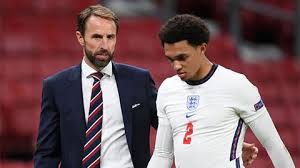 Veste del angleterre 2020 2021 bleu. Southgate Se Lance Dans L Equipe De L Euro Pour L Angleterre Alexander Arnold Est Elimine Footplus Toute L Actualite Du Football En Tunisie
