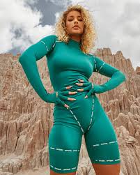 Lolo Wood - Free sexy pics, galleries & more at Babepedia