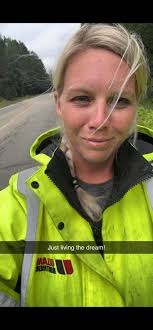 Women in construction sharing experiences and seeking opportunities