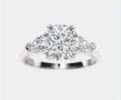Harry Winston Classic Engagement Ring Perfect For My Wedding Finger Harry Winston Engagement Rings Harry Winston Engagement Elegant Engagement Rings