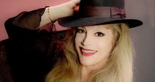 MAMA LION LYNN CAREY singer, actress, Pantherinaephile UPDATE