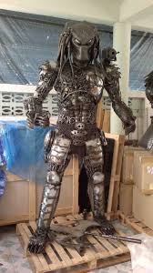 Life Size Predator Statue From Scrap Metal Metaltreeartprojects Metal Art Metal Tree Wall Art Scrap Metal Art
