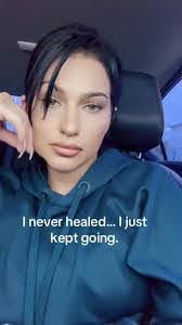 Nicole Matherly's Instagram, Twitter & Facebook