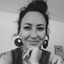 Paula Mccracken's Instagram, Twitter & Facebook