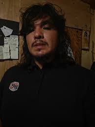 I was recently added and wanted to introduce myself. I'm joseph but feel  free to call me joe. I'm an artist, I love to sing, play video games, play  guitar, and love