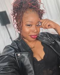 Giovonnie Samuels telah menambah foto...