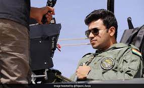 Bjp mp tejasvi surya on thursday shared images of him getting ready to take a tour of the skies in the india made light combat aircraft tejas. Aero India Bjp S Tejasvi Surya Taken For A Spin On Tejas Jet Sharing More Pics
