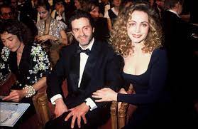 Fous l'un de l'autre, les deux tourtereaux vivront ensemble durant onze ans et auront une fille nelly née en 1992. Emmanuelle Beart And David Moreau Dating Gossip News Photos