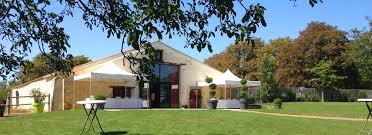 La ferme du prieuré de vilhosc est une ferme située à entrepierres, en france. Location Salle Mariage La Grange Du Prieure Vendee Seminaire Reception