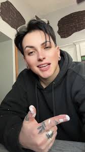 I get paint in my hair EVERYTIME🙄 #foryoupage #lesbiansoftiktok  #mascformasc #fyp #wlw #indiana