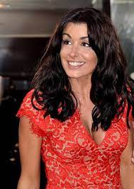 La chanteuse jenifer, débute sa carrière en gagnant la star academy sur tf1, en 2002. Theme Astral Jenifer Astro Fr