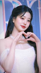 K🇰🇷POP X K🇰🇷Drama] KPOP Singer Ms. Won Young 원영 in IVE's older sister  Ms. Daah 다아 debuted as an actress in 2023 and played in a new KDrama  'Pyramid Game' in 2024.