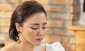 Văn Mai Hương mệt mỏi, 'muốn chết' sau sự cố lộ clip riêng tư