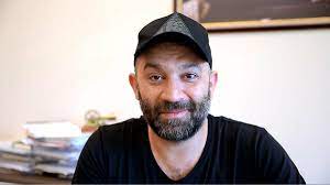 Ünlü oyuncunun 17 milyon tl'ye mal olan baba sahne için 7 klasik otomobilini, 3 evini satıp 7 milyon tl kredi çektiği ortaya çıktı. Sevket Coruh Koronaviruse Yakalandi