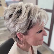 Danielle Bespalko (@deebeeartist) • Instagram photos and videos