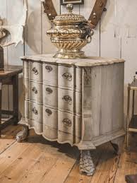 Pin By Patricia R Lingerfelt On Furniture I Really Like In 2020 European Antiques Antique Bucket Oak
