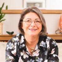 Lorna Hampton's Instagram, Twitter & Facebook