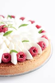 Une Tarte Estivale Facon Amandine Framboise Et Chantilly Verveine Gateaux Et Desserts Dessert Gastronomique Tarte Framboise