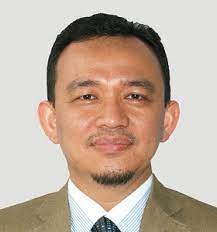 He holds a doctorate degree (phd). Scripters News Biodata Dr Maszlee Malik Menteri Pendidikan