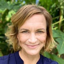 Nicole Fairfield's Instagram, Twitter & Facebook