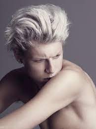 A dire brad pitt, con i capelli ossigenati. Capelli Biondo Platino Uomo 20 Idee Da Copiare Subito