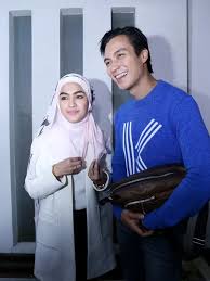 Sekitar penggambaran cover januari 2013 yang menampilkan randy pangalila dan elfira loy di the royale bintang Ta Aruf Baim Wong Elfira Loy Saling Utarakan Isi Hati News Entertainment Fimela Com