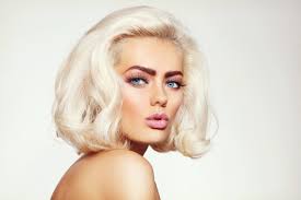 Blond cendré, platine, doré… des règles existent afin de préserver l'harmonie entre votre visage et vos cheveux. Toutes Les Nuances De Blonds Magazine Avantages