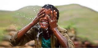 Selon suez, plus d'un million d'ivoiriens bénéficieront d'une eau potable de qualité en l'espace de 2 ans grâce à ses unités compactes. Crowdfunding 1 Milliard D Euros Pour Une Eau Potable En Afrique Vivre Demain